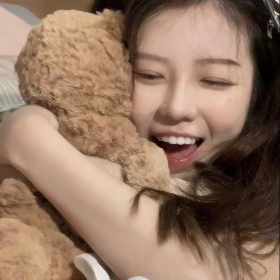 女儿别哭,妈妈爱你